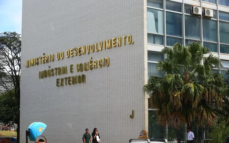 MDIC abre investigação por dumping em agulhas hipodérmicas chinesas