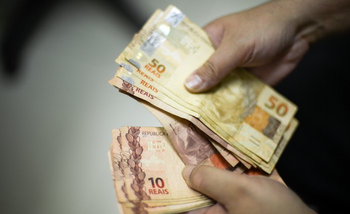 Folha do 13º salário injetará na economia R$ 335 milhões