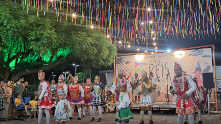 Grupos de reisado buscam inspirar jovens a manter tradições