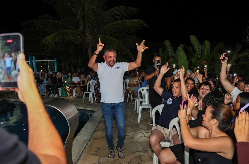 Neno reafirma compromisso com políticas de juventude em São José da Laje
