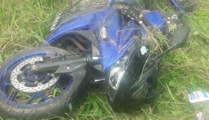 Motociclista cai de ribanceira após colisão em Canhoba / Foto: Foto: BPRv/SE