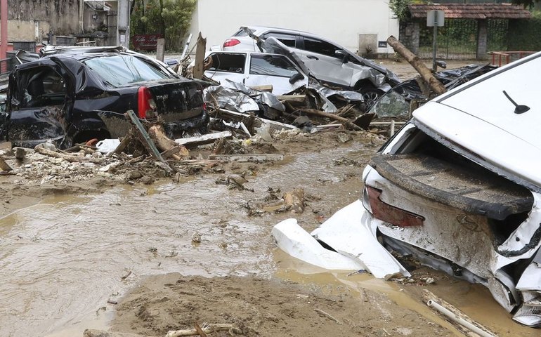Casal e filha são encontrados mortos após enxurrada no interior de São Paulo