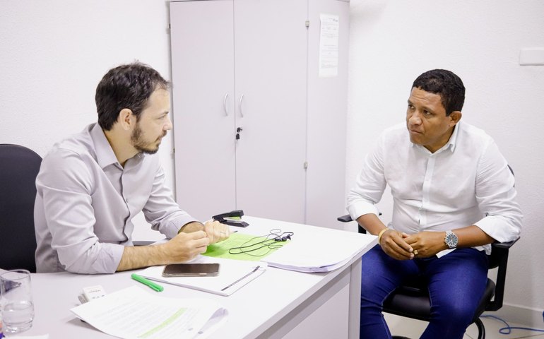 Prefeito é convocado ao MP após ceder benesses a vereadores que pediram transparência na gestão