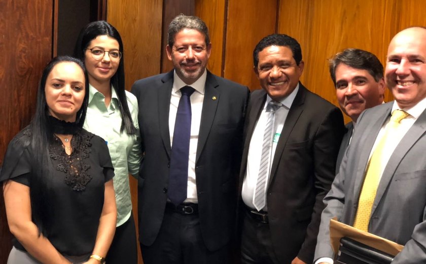 Júlio Cezar encerra agenda de trabalho em Brasília com Marx Beltrão e Artur Lira