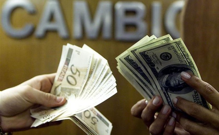 Expectativa para o câmbio de 2021 e 2022 permanece em R$ 5,50 no Focus do BC