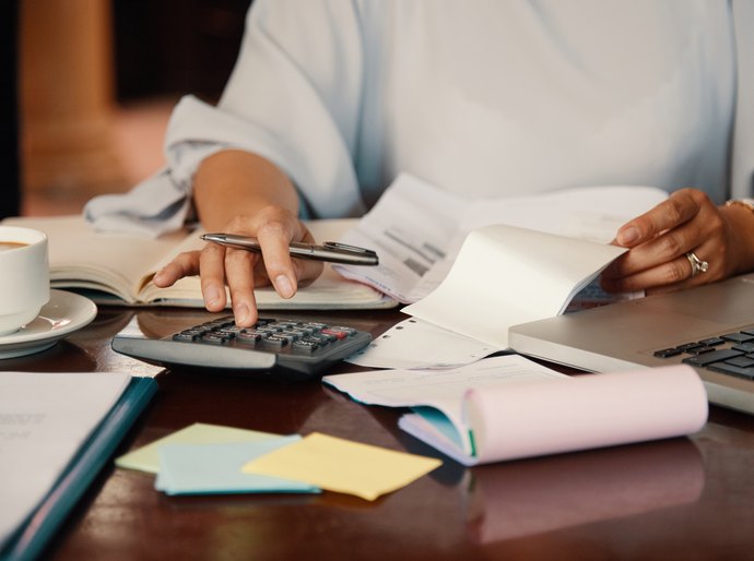 IPVA, IPTU e matrículas escolares: como organizar as finanças no 1º trimestre