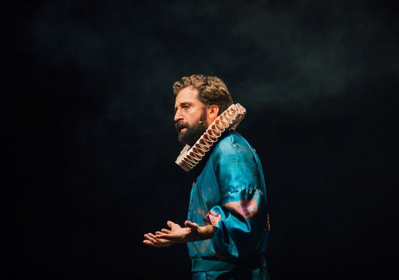 Gregório Duvivier apresenta “O Céu da Língua” em Maceió, no Teatro Gustavo Leite