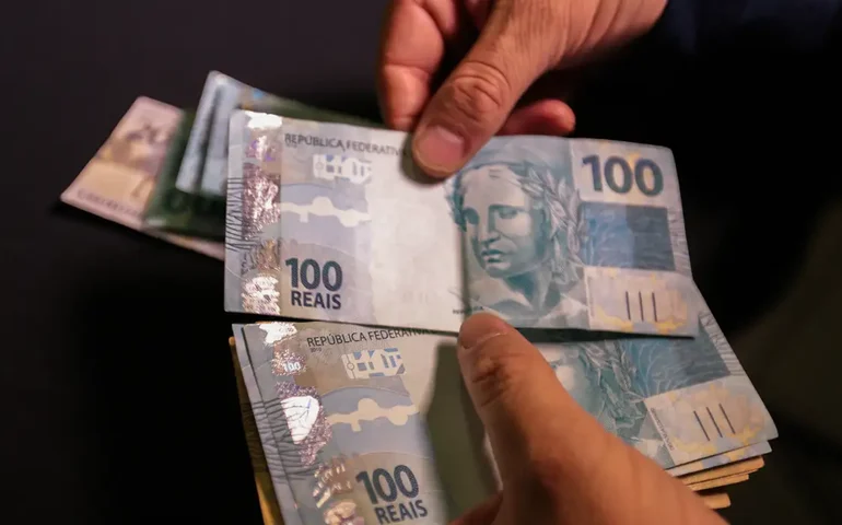 Focus eleva projeção da Selic para o fim de 2026, que passa de 12,13% para 12,25%