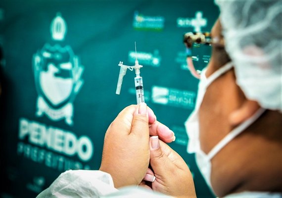 Vacinação contra Covid-19 em Penedo atende nova orientação do Ministério da Saúde