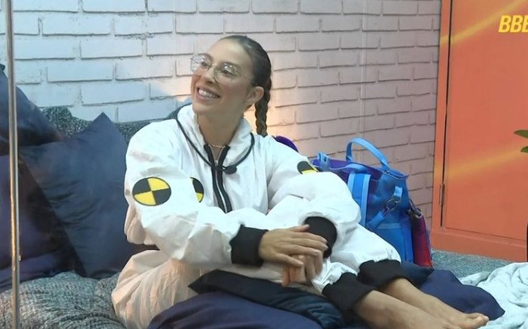 Renata volta para o 'BBB 25' munida de informações sobre o jogo