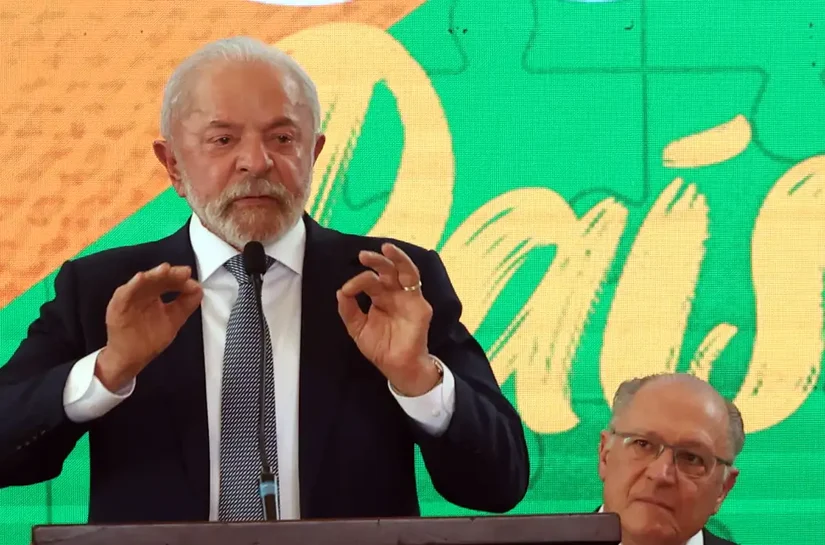 Lula envia nesta quarta ao Congresso projeto que regula redes sociais