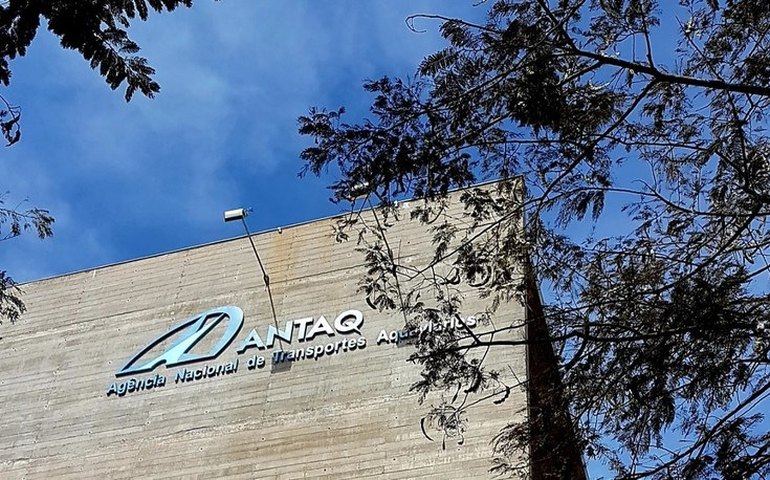 Cinco áreas portuárias, de três Estados do País, vão a leilão no dia 11