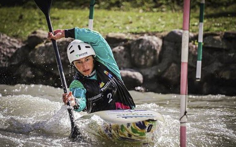 Ana Sátila perde vaga para a final e acaba em oitavo no caiaque cross