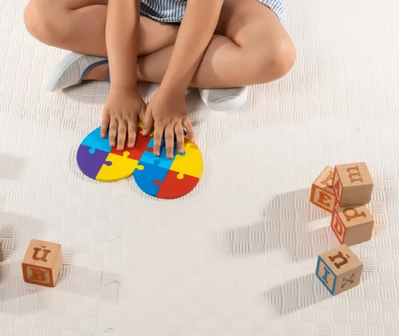 Defensoria aciona cinco planos de saúde para garantir terapias integrais a pessoas com autismo