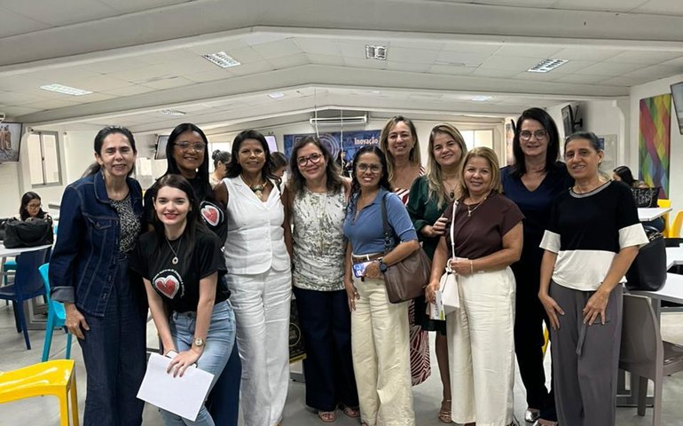 Saúde de Maceió capacita profissionais sobre manejo nutricional na doença renal