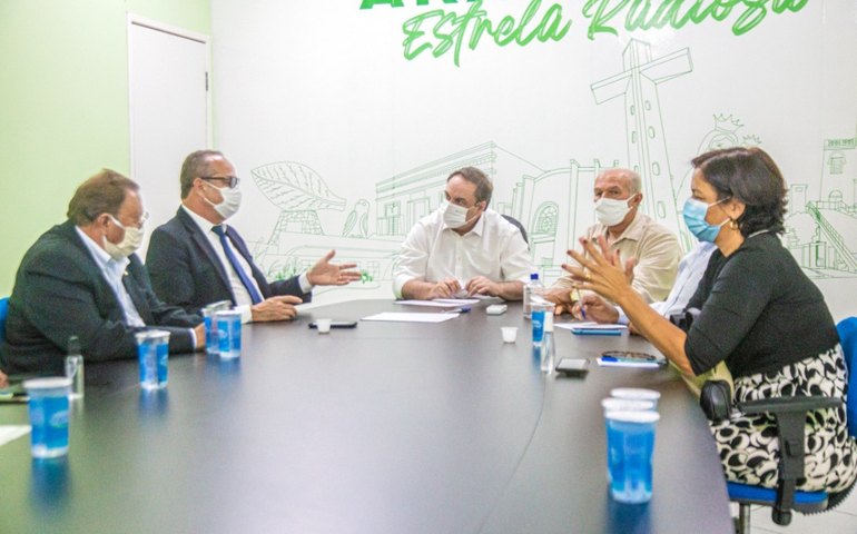 No final da tarde desta quinta-feira (10), lojistas e empresários do setor atacadista debateram assuntos ligados à pandemia