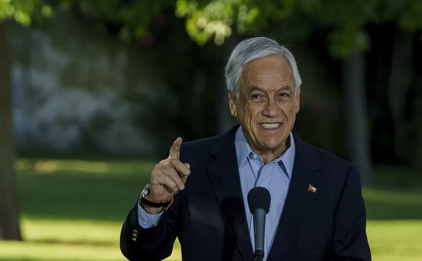 Familiares, políticos da esquerda à direita, e apoiadores dão último adeus ao ex-presidente Sebastián Piñera no Chile