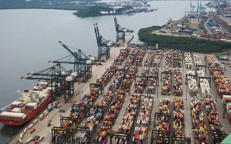 Simplificação de importações resultará em economia de R$ 40 bi por ano