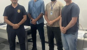 Na foto, três perito e o diretor do IML de Sergipe. |foto: ascom SSP/SE