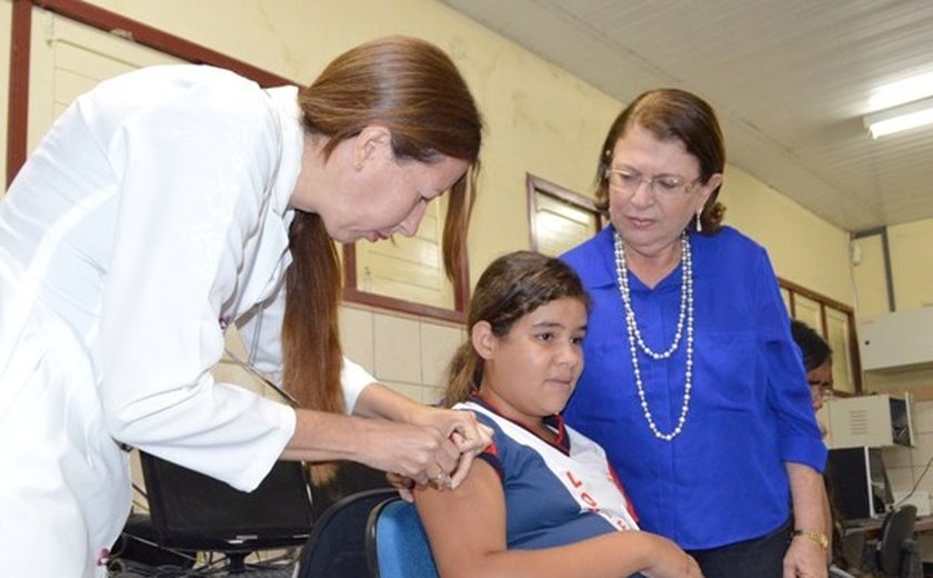 Secretaria de Saúde reforça importância da 2ª dose da vacina contra HPV