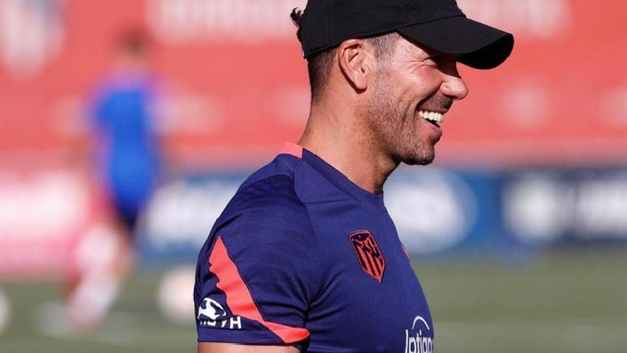 Simeone renova contrato e pode completar 15 anos no comando do Atlético de Madrid