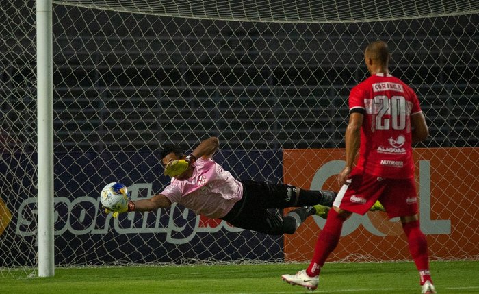 Emerson Negueba marca duas vezes e garante classificação do CRB na Copa do Nordeste