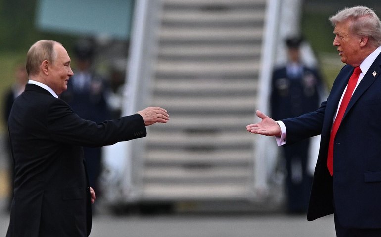 Trump deixou claro para Zelensky que ele não tem alternativa além da paz, acredita analista