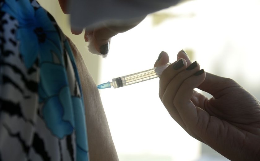 Vacina tetravalente contra a gripe do Butantan terá verbas do BNDES