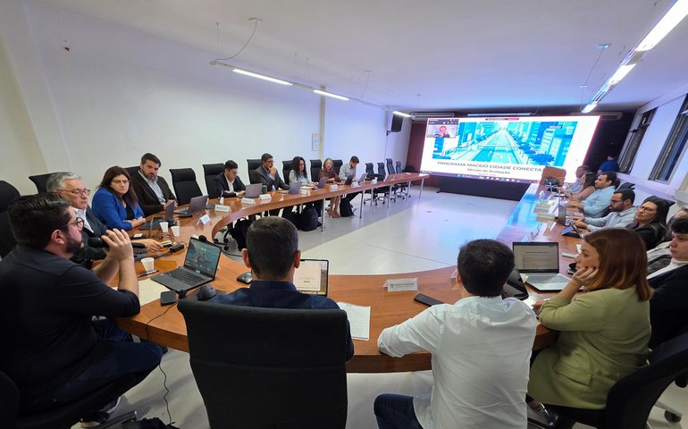 Prefeitura de Maceió  apresenta programa de transformação digital ao CAF