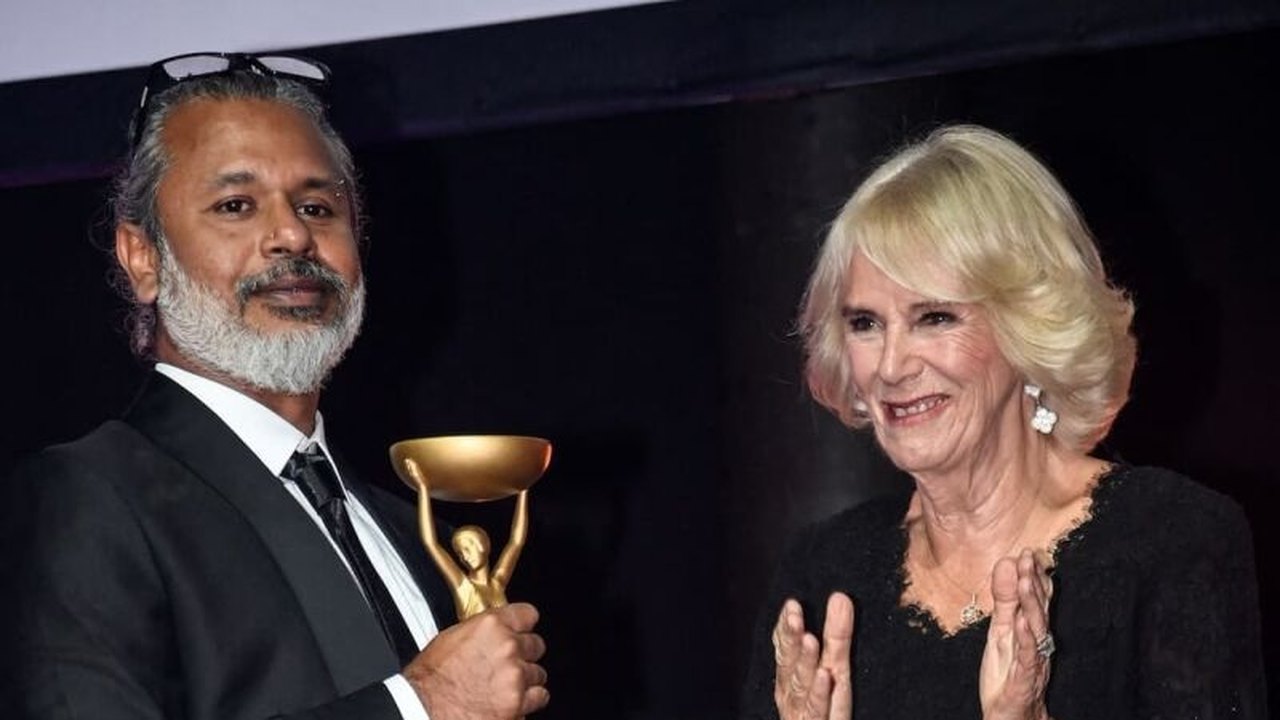 Shehan Karunatilaka, do Sri Lanka, recebe o Booker Prize de Literatura