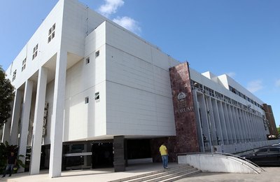 Justiça leva a júri acusado de matar homem em troca de recompensa