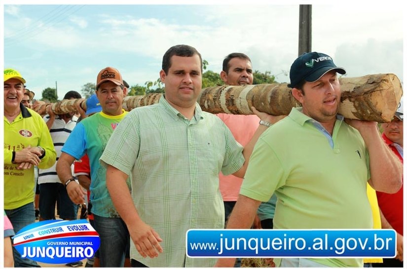 Centenas de fiéis junqueirenses participaram da tradicional festa do Mastro