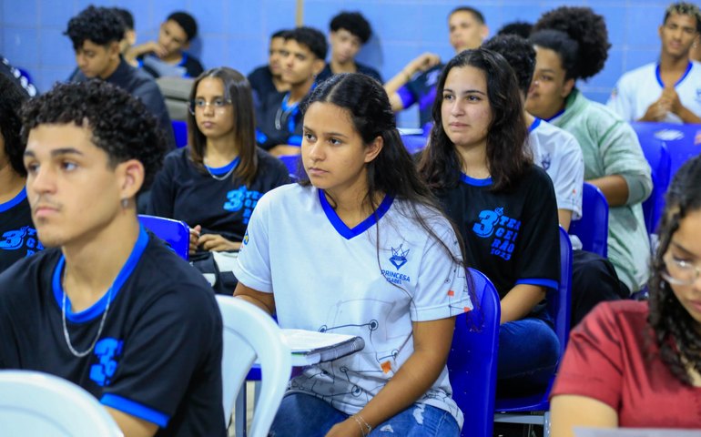 Rede estadual teve crescimento de matrículas na EJA, ensino integral e educação especial