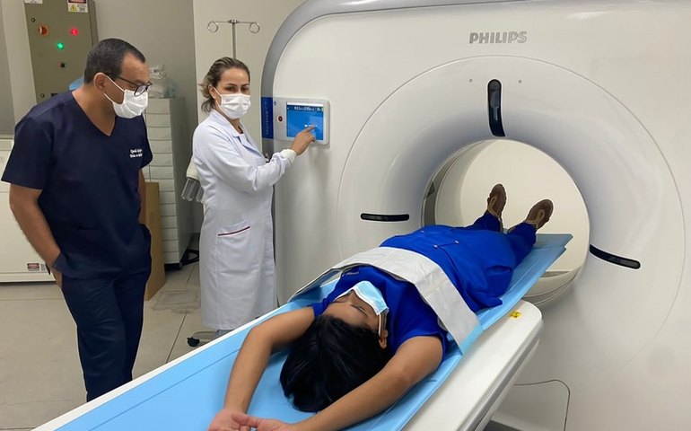 Profissionais são treinados para utilização de equipamentos do novo Centro de Imagem do HGE