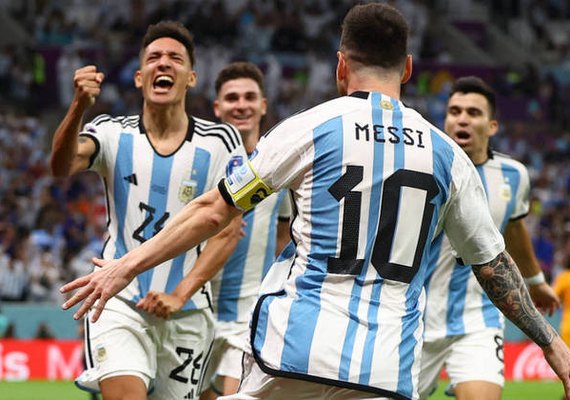 Argentina elimina Holanda e enfrenta a Croácia na semifinal da Copa