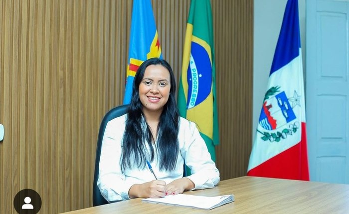 Prefeita Nayara Emmanuela