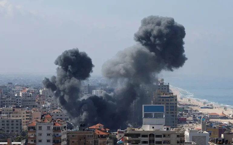 Irã informou que não houve aumento de radiação em usinas atacadas pelos EUA, afirma AIEA
