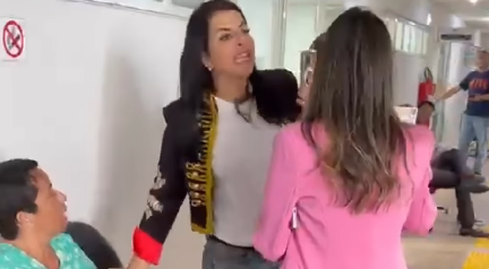 Adriana Mangabeira bateu boca com oficiais de justiça ao se recusar a receber intimações