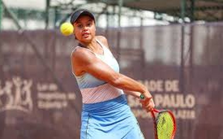 Naná Silva derrota chilena e avança à primeira final como tenista profissional aos 15 anos