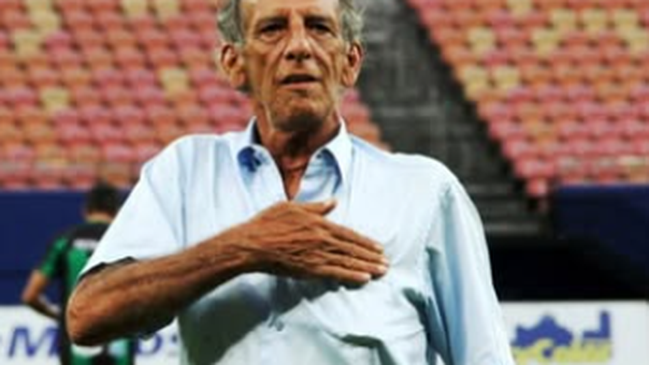 Aos 78 anos e na luta contra o rebaixamento: conheça o técnico mais velho em atividade do Brasil