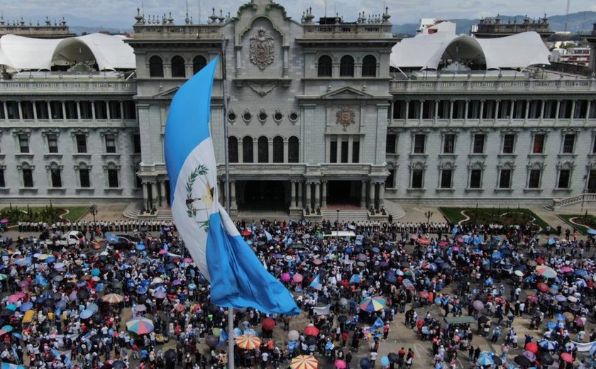 Novo Congresso da Guatemala restaura bancada de deputados de Arévalo