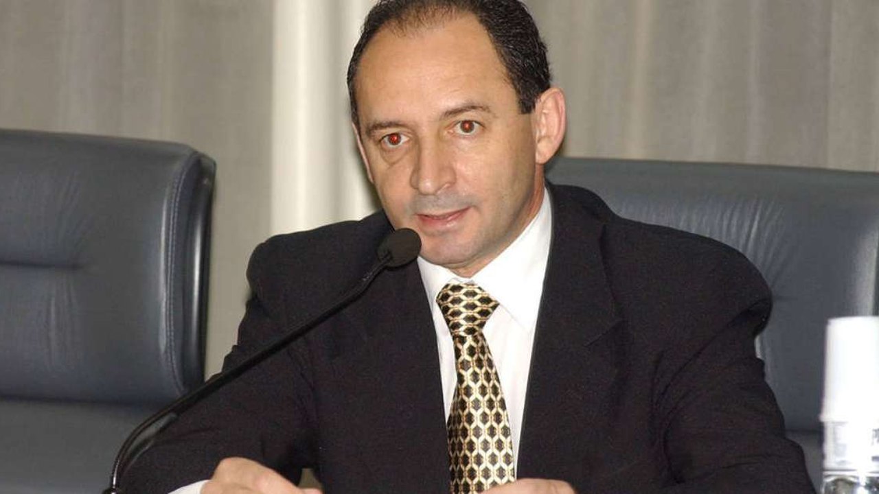 Ex-deputado tucano é citado em investigação sobre desvios na saúde