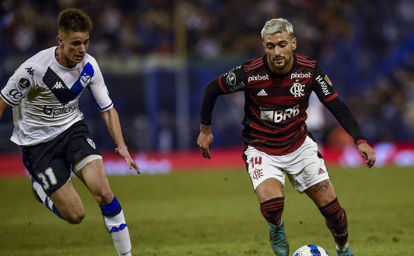 Flamengo defende vantagem sobre Vélez por vaga na final