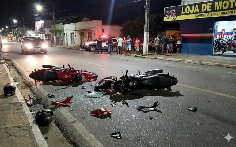 Noite de perigo no trânsito: colisão entre duas motos deixa três feridos em Arapiraca