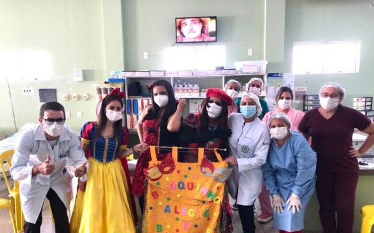Humanização: HE do Agreste promove festa de Carnaval para pacientes e orienta sobre cuidados durante a festa de momo
