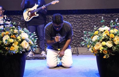 Festa da Colheita inicia nesta sexta com programação especial e show de Alex Lúcio