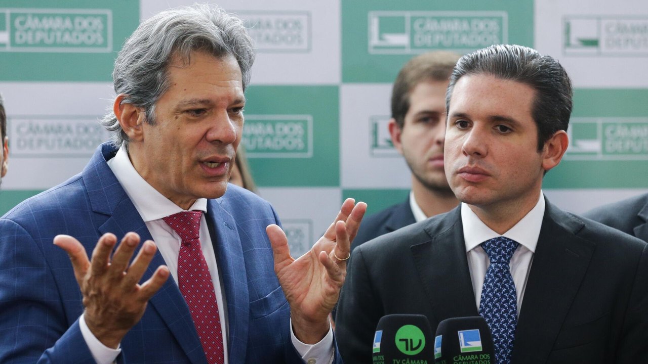 Haddad se reúne com Motta e Alcolumbre para discutir alternativas ao aumento do IOF