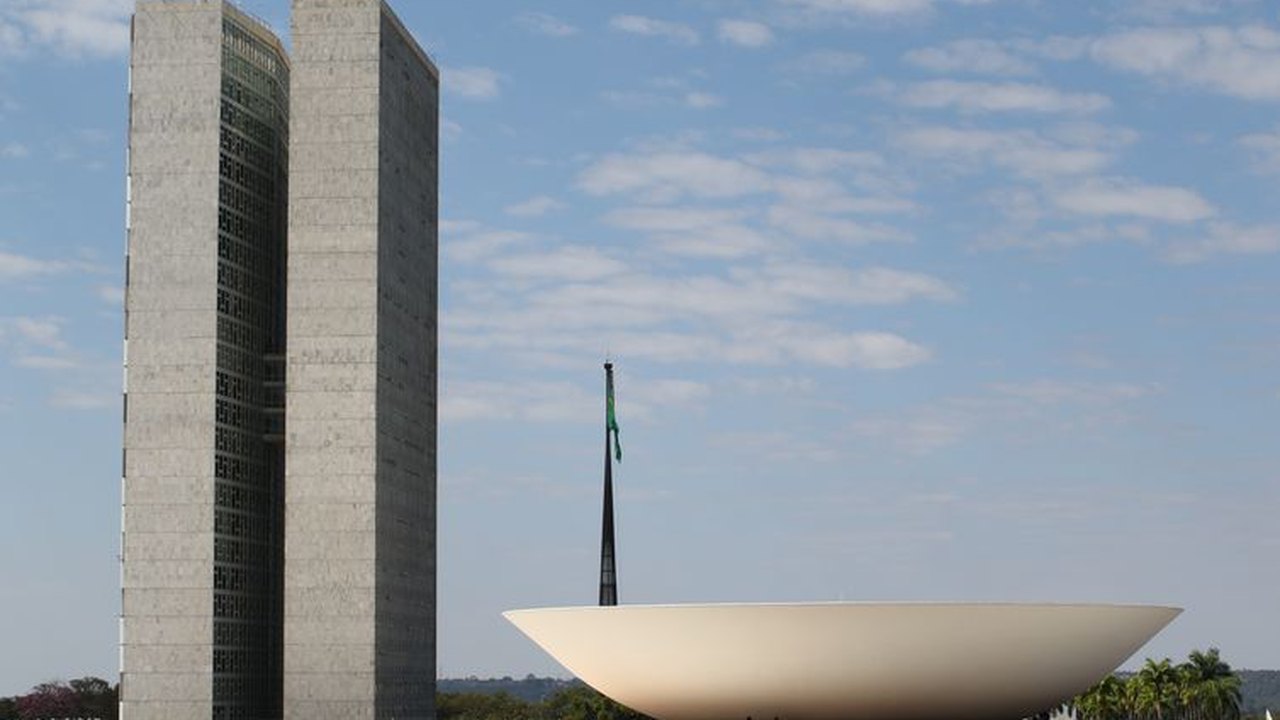 Governo pressiona Congresso e segura socorro emergencial a agricultores