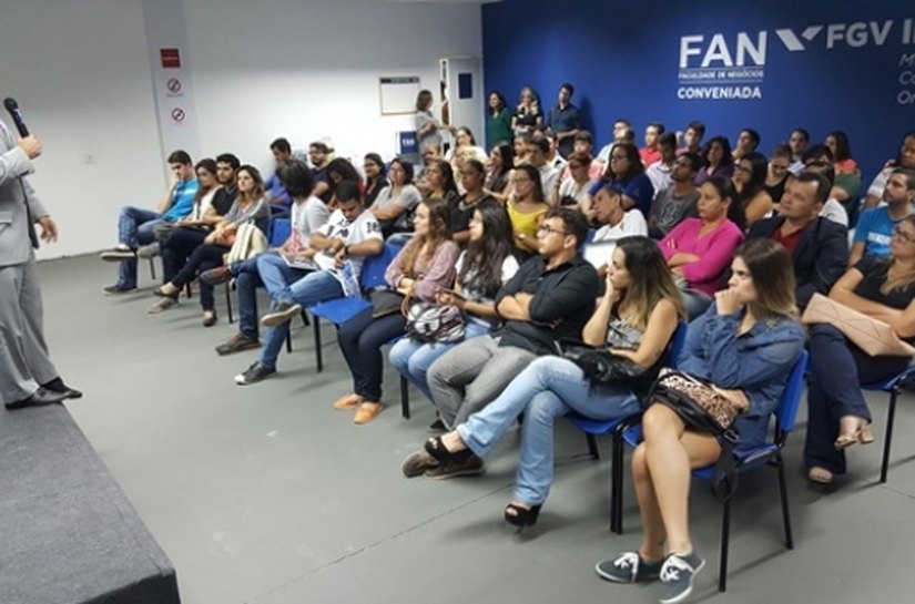 Juventude Empreendedora é apresentado a alunos da Faculdade de Negócios