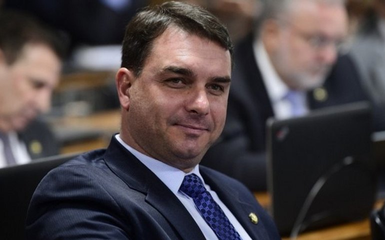 MPF prorroga inquérito sobre vazamento da Furna da Onça para Flávio Bolsonaro